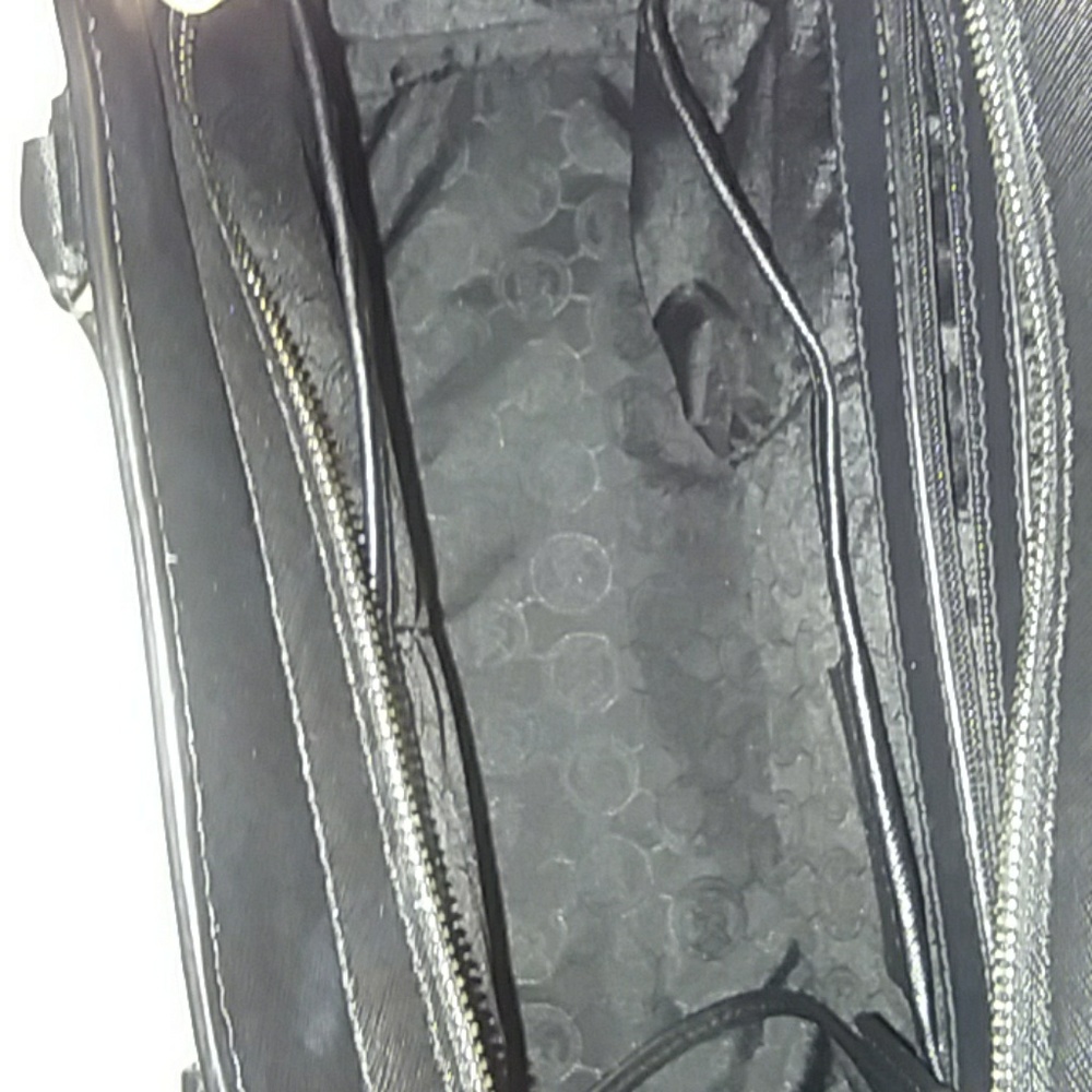 MK Large Black/White Shelma Saffiano Leather - Picture 6 of 7